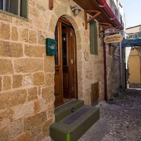 Anna's House In The Old Town בית נופש